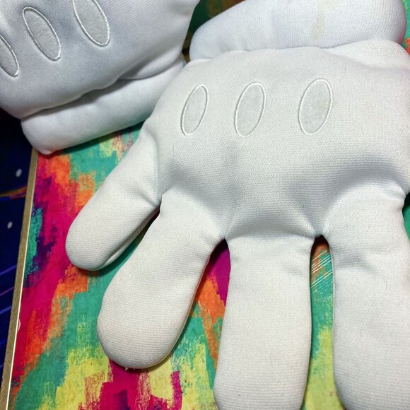 NINTENDO x UNIVERSAL STUDIOS SUPER MARIO GLOVES LIMITED SUPER NINTENDO WORLD - Picture 4 of 10